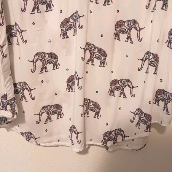 Torrid Harper Blouse Sz 2X Elephant Print Rayon V-Neck Roll Tab Sleeves - Picture 4 of 14
